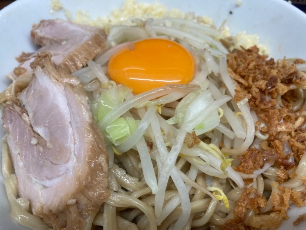 「小汁なし+ヤサイ少な目+ニンニク」@ラーメン二郎 横浜関内店の写真