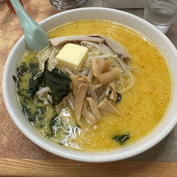 「味噌カレー牛乳ラーメン　大盛　¥1,080」@味の札幌 大西の写真