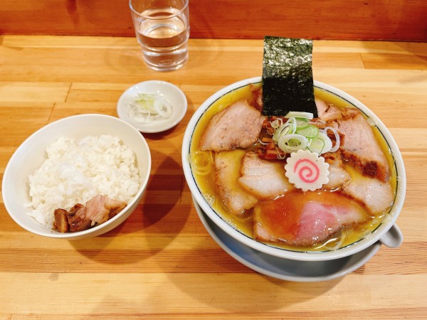 「チャーシュー麺＋ご飯」@there is ramenの写真
