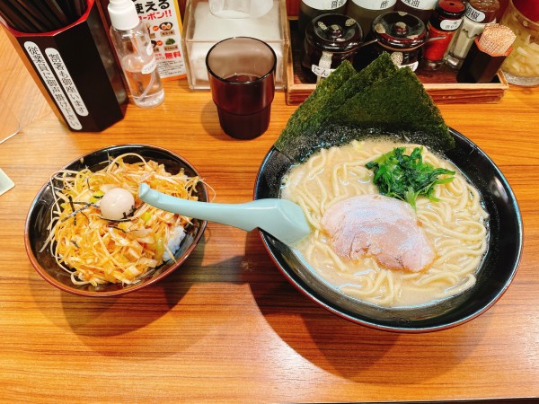 「ラーメン塩＋ネギチャー丼」@横浜家系ラーメン 壱角家 勝どき店の写真