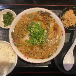 ラーメン(黒)🍜🥢定食🍚