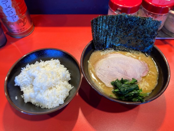 「ラーメンのり増し＆ライス」@横浜ラーメン 斎藤家の写真