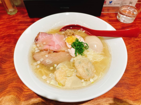 「特製塩そば」@三馬路 東京店の写真