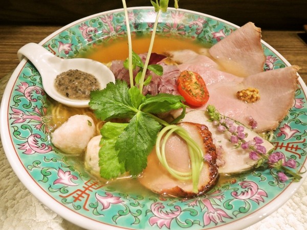 「特級支那蕎麦」（1,530円）