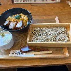 厚みかつ丼ともりそば(並盛)1,099円