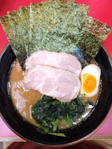「特選ラーメン並」@横浜ラーメン 山本家の写真