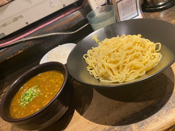 「かれーつけ麺(並)🍜🥢&サービスライス🍚」@かれー麺 実之和 六本木店の写真