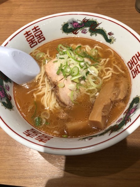 「醤油ラーメン ハーフ」@梅光軒 新千歳空港店の写真