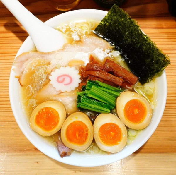 「しおラーメン＋味玉Ｗ＋COEDO毬花」@オランダ軒の写真