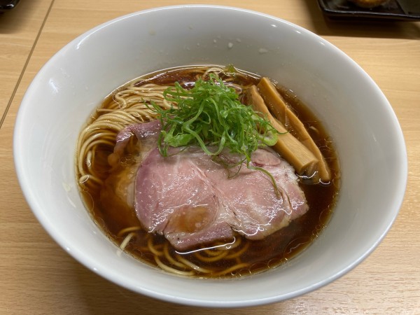 「醤油ラーメン」@NAGASHARIの写真