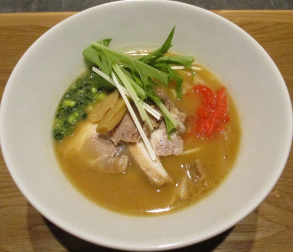 「ベジポタ豚骨しょうゆらーめん　980円」@麺松 新宿歌舞伎町店の写真