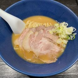 カニトン（低加水中細麺）950円