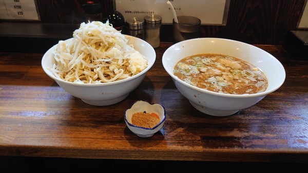 「つけ麺370g/魚粉/野菜ちょいマシ/ニンニク/脂/辛め」@麺屋 鳳の写真