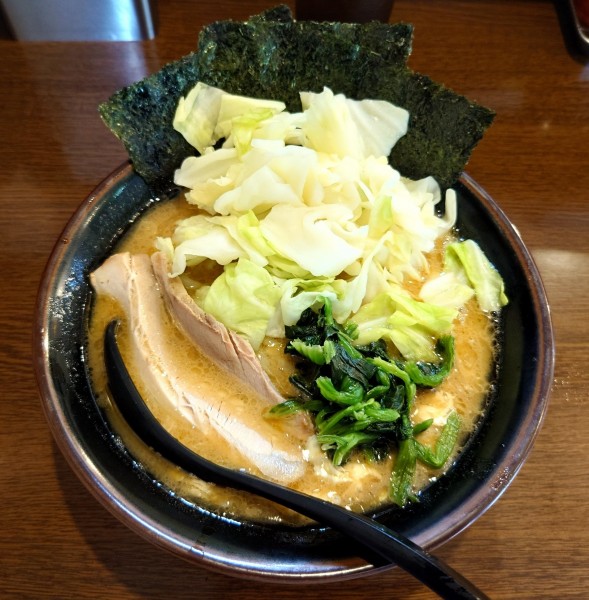 「とき卵ラーメン（キャベツ入り）麺少なめ」@ラーメン 大山家 昭島店の写真