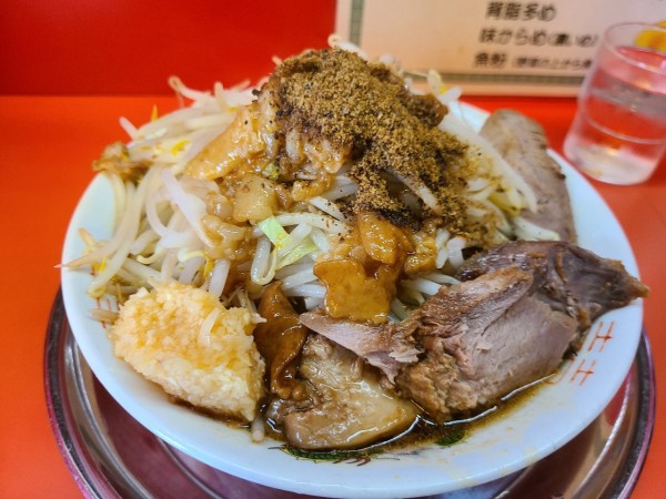 「小豚ラーメン」@麺でる 戸越店の写真