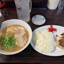 ラーメン定食 930円