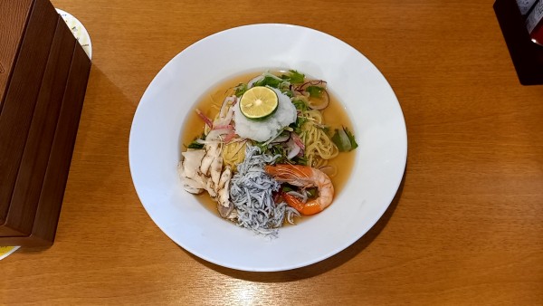 「炙り真鯛と海の幸のおろし冷やし麺」@COCO'S 松江西津田店の写真