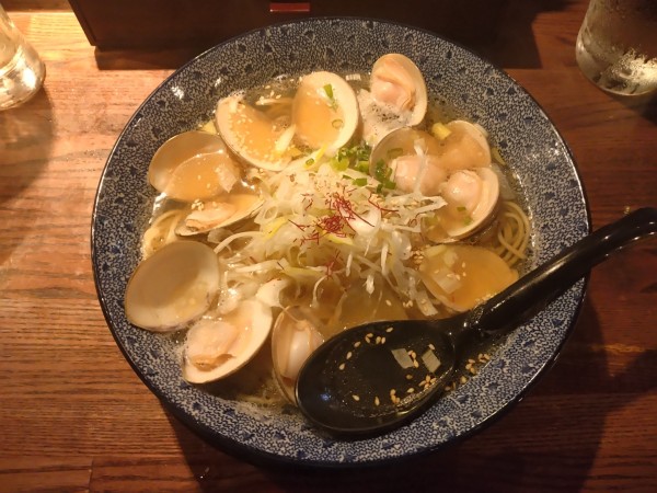 「はまぐりラーメン¥1180+スーパードライ+ピリ辛メンマ他」@和風楽麺 四代目 ひのでやの写真