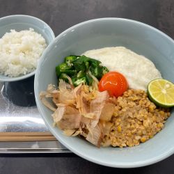 ＴＫＭ（出汁納豆、大和芋、鰹節、オクラ）