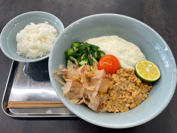 「ＴＫＭ（出汁納豆、大和芋、鰹節、オクラ）」@自家製麺 40 STANDの写真