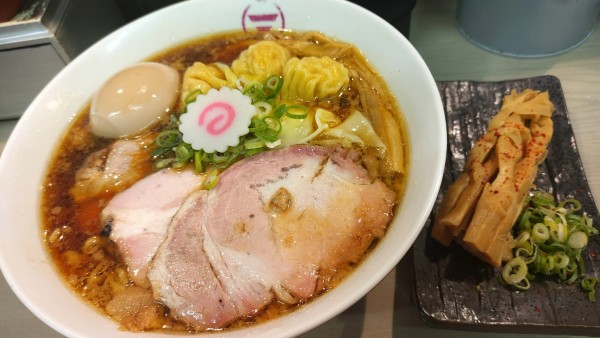 「大盛特中華そば・つまみメンマ ￥1,500」@横浜中華そば 維新商店の写真