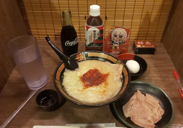 「ラーメンお茶チャーシュー半熟卵セット+黒酢」@一蘭 浅草店の写真