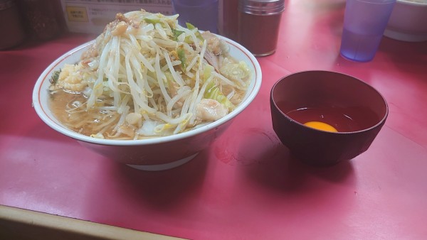 「大ラーメン/生卵/全部」@ラーメン二郎 環七一之江店の写真