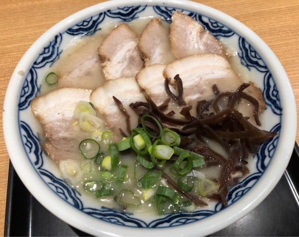 「豚ばらチャーシュー麺」@由丸 丸の内店の写真