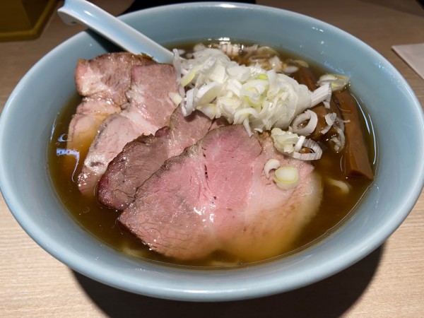 「チャーシュー麺 肩ロース 細麺 1300円」@まるえ中華そばの写真