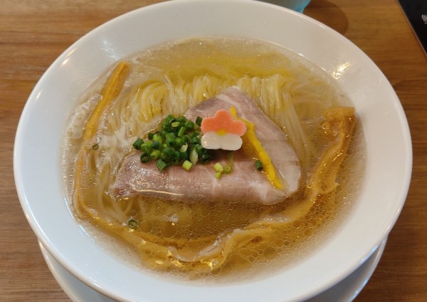 「鯛塩らぁ麺」@鯛塩そば 灯花 代々木駅前店の写真