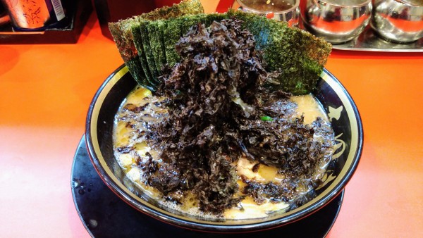 「朝ラーメン(味濃いめ･麺硬め)+海苔･岩海苔･ライス」@横浜家系ラーメン 志田家 蒲田店の写真