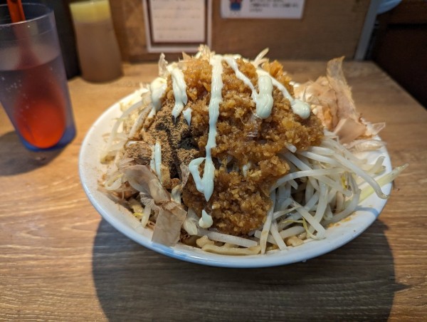 「恋のソウス　汁なし　ヤサイ　魚粉　マヨネーズ」@麺屋 浜一の写真