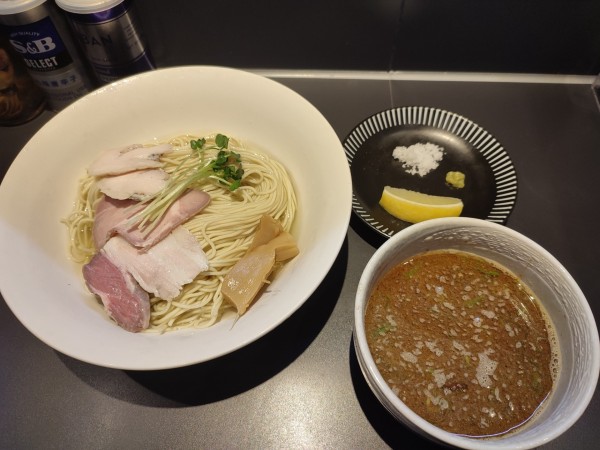 「昆布水の淡麗つけソバ」@煮干乱舞の写真