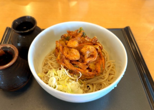 「冷かけかき揚げそば(730円)」@そば処 信州庵 札幌美園店の写真