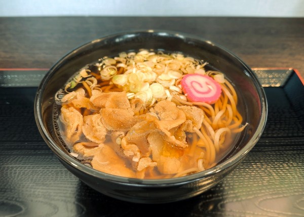 「肉そば(480円)」@立食いそば・うどん・もつ煮 朝つゆの写真