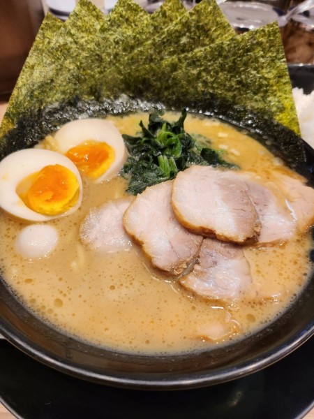 「MAXラーメン」@横浜家系ラーメン こころ家の写真