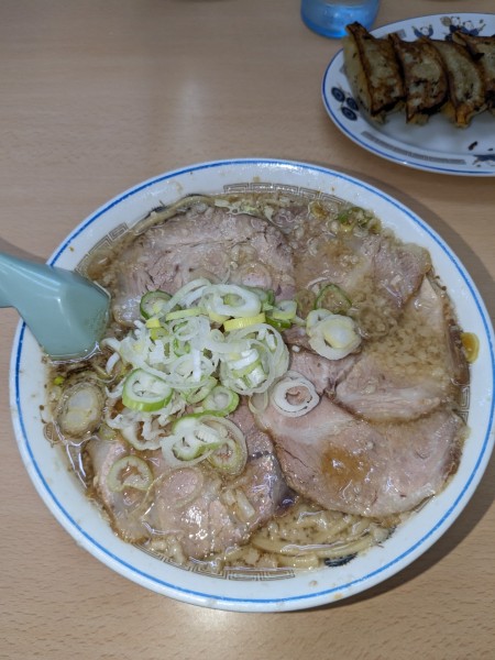 「叉焼麺 ¥1200＋餃子 ¥550」@安福亭 柏町本店の写真