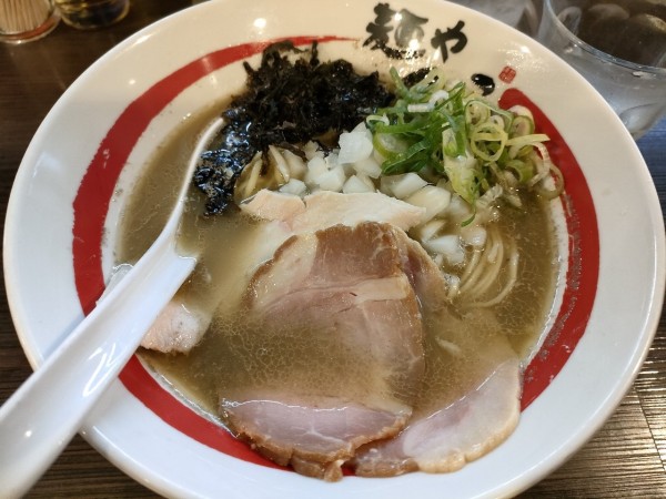 「追い煮干しそば」@麺や でこの写真