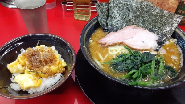 「ラーメン　半たまごまぶし」@IEKEI_TOKYO 王道家直系の写真