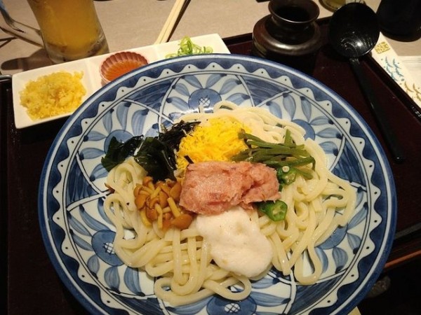 「まぐろたたき入りねばとろうどん」@和ダイニング四六時中 大津京店の写真