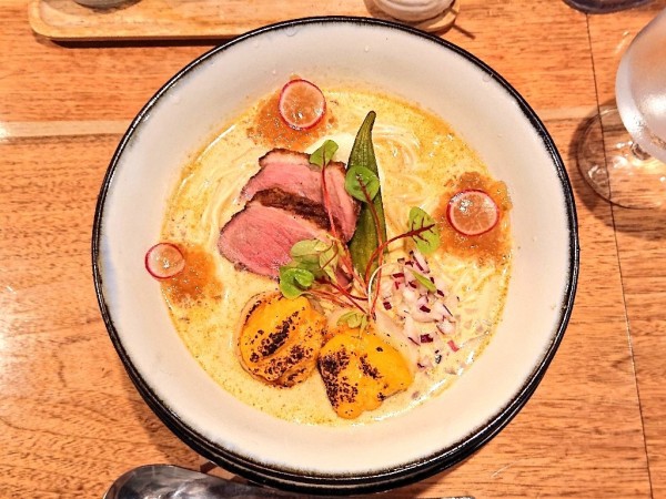 「冷やしホタウニらーめん フランス・マルセイユの風」@海老丸らーめんの写真