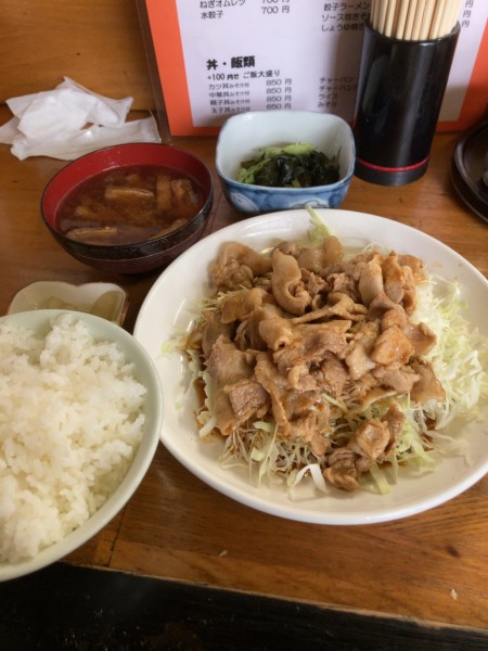 「しょうゆラーメン＆豚肉いため定食」@ハルピン食堂の写真
