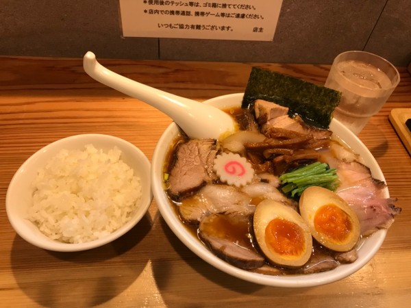 「醤油チャーシュー＋味玉＋ライス」@オランダ軒の写真