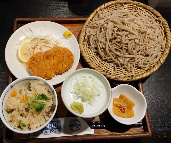 「昼そば定食（880円）」@百々亭 大井町店の写真
