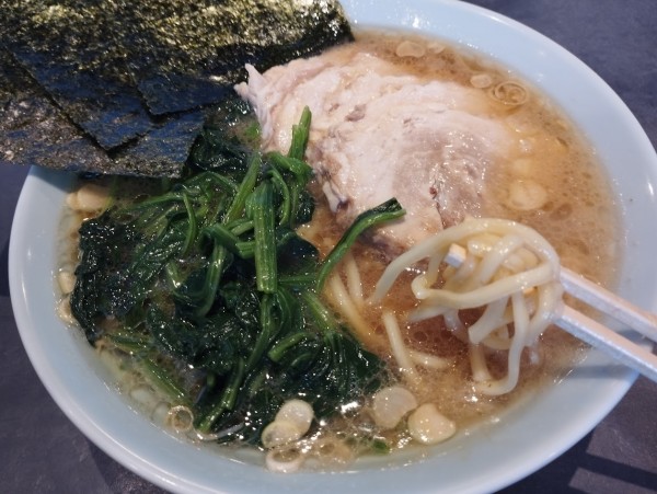 「チャーシューメンふつう(1,000)+ほうれん草(100)」@一乃利の写真