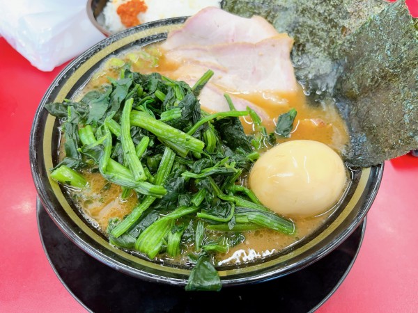 「チャーシューメン(3枚)  味玉　青菜　ライス」@IEKEI_TOKYO 王道家直系の写真