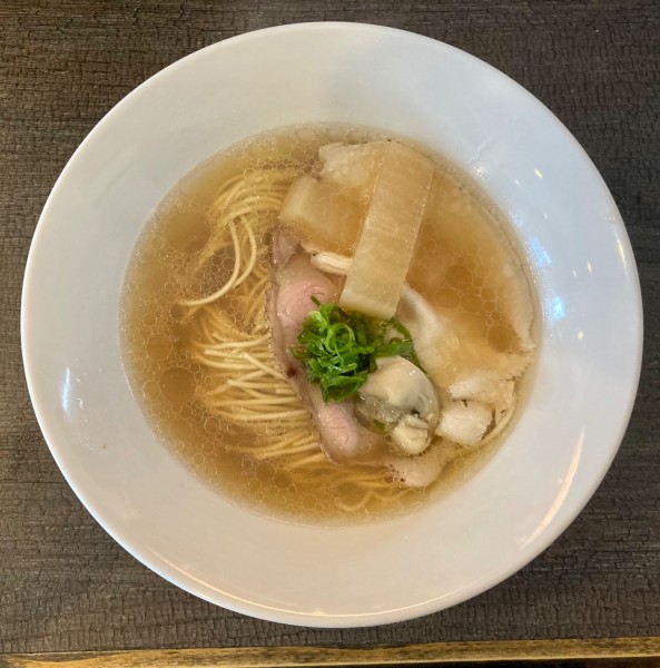 「牡蠣しじみラーメン」@自家製麺 牡蠣工房 Uguisuの写真