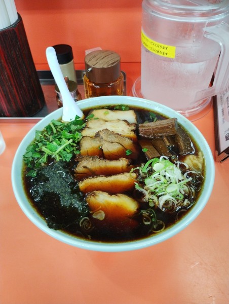 「チャーシューワンタンメン+具大盛　1550円」@味の大西 小田原店の写真