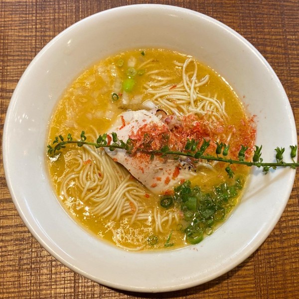 「鮮魚と水（海老油）¥850」@論露に不二の写真