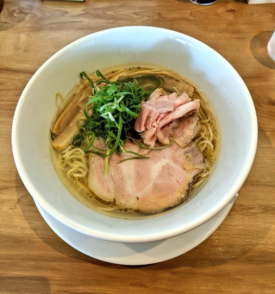 「塩らーめん　900円」@らーめん はんぐりーの写真